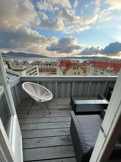 Romslig Leilighet I Sandviken Bergen